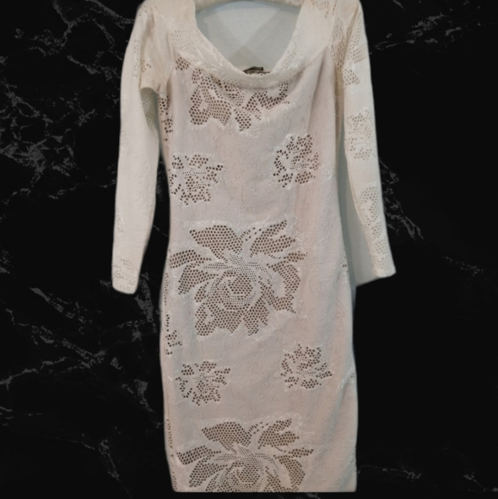 Va Va Voom White Eyelet Off Shoulder Dress size Medium - Picture 6 of 12